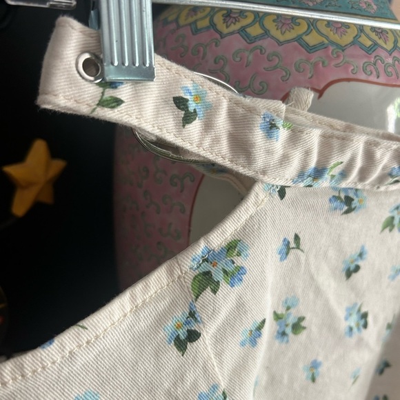 NWT WE WORE WHAT Cream Floral Cut Out Mini Skirt Denim Ivory Watercolor Ditsy M - Picture 3 of 16